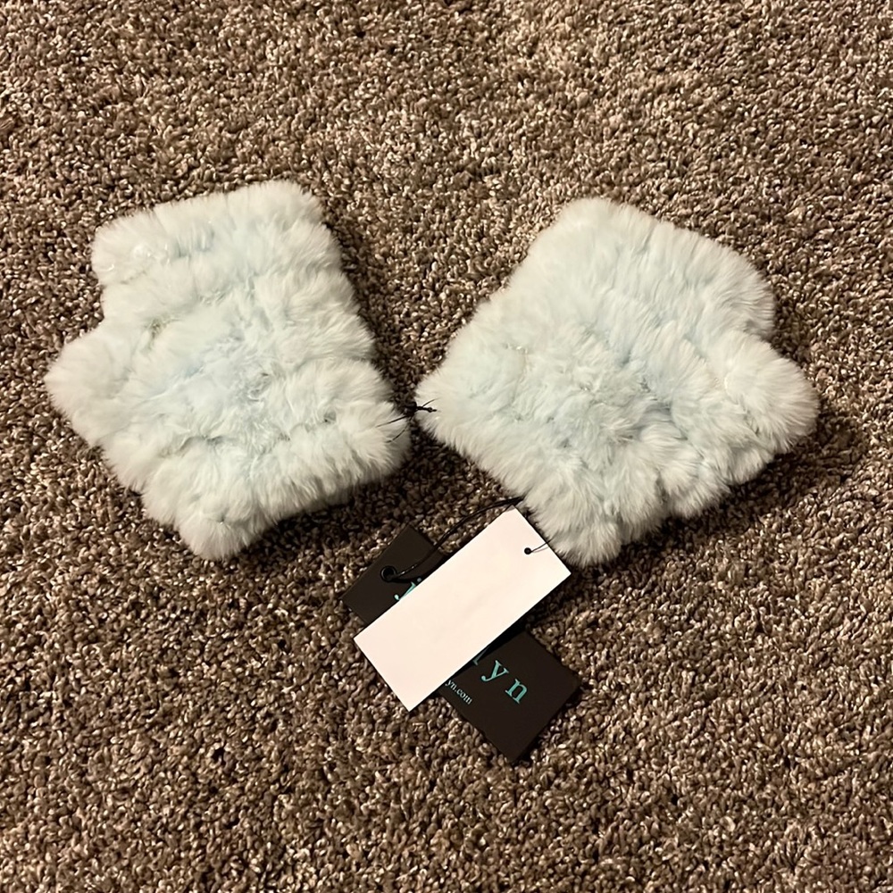 The Faux Fur Mandy Mitten - Light Blue